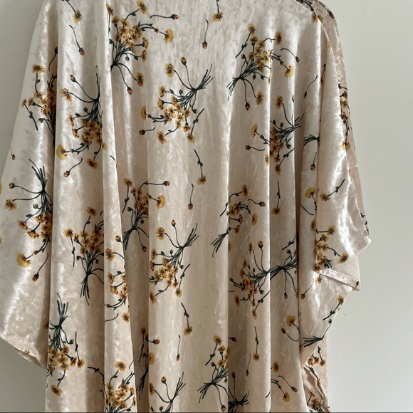 Anthropologie Velvet Floral Kimono - Picture 6 of 8